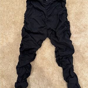 Fashion Nova Women’s Black scrunched leggings front and back.